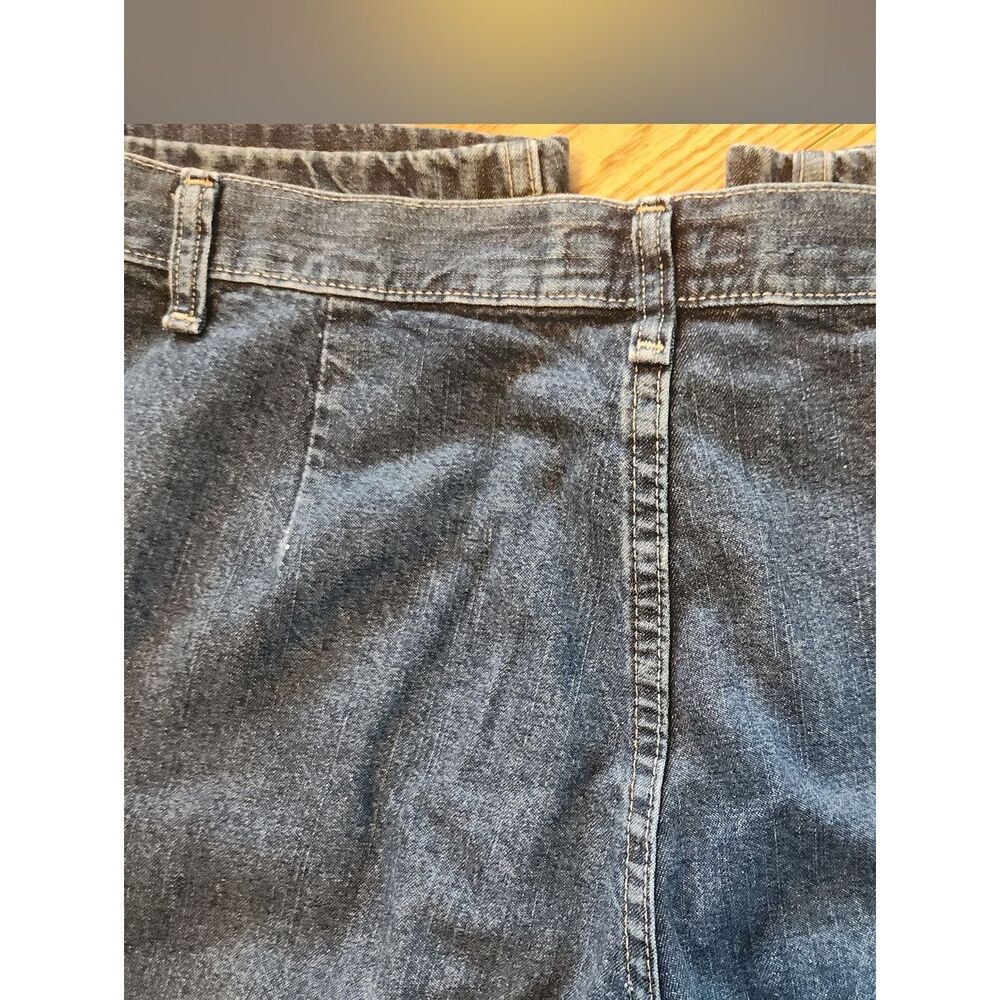 12 Wrangler for Women Classic High-Waist Denim Cropped Jeans- Medium Blue wash - Picture 5 of 8